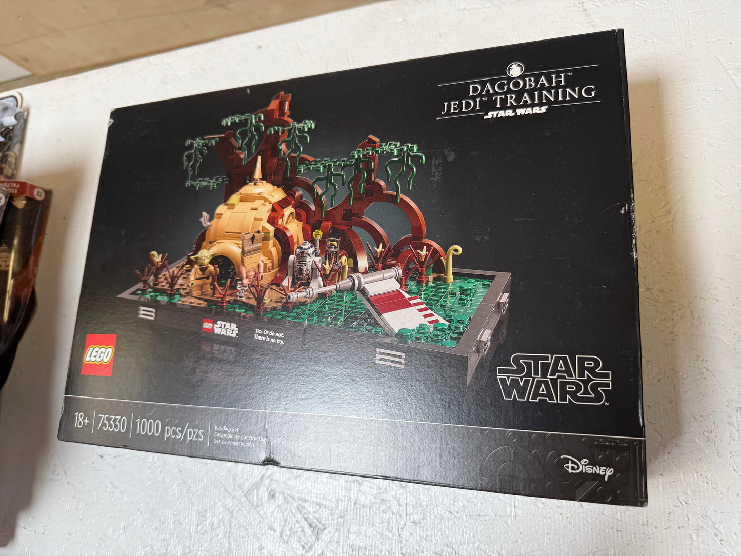 NIB Lego Star Wars: Star Wars Dagobah Jedi Training (75330)