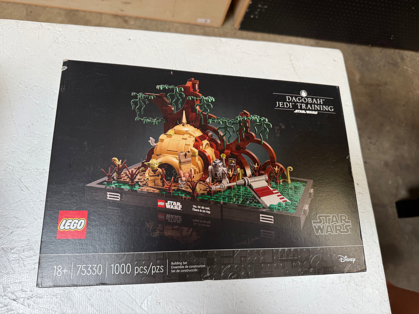 NIB Lego Star Wars: Star Wars Dagobah Jedi Training (75330)